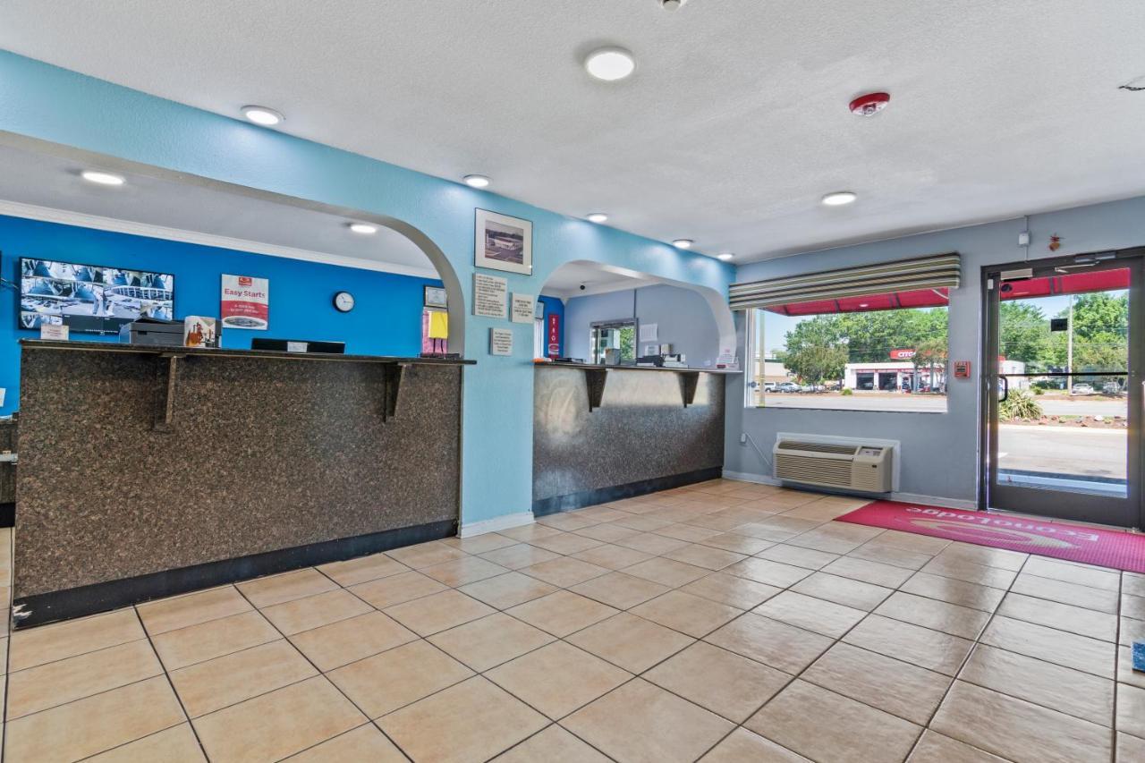 Econo Lodge Inn & Suites I-64 & Us 13 Virginia Beach Exterior foto
